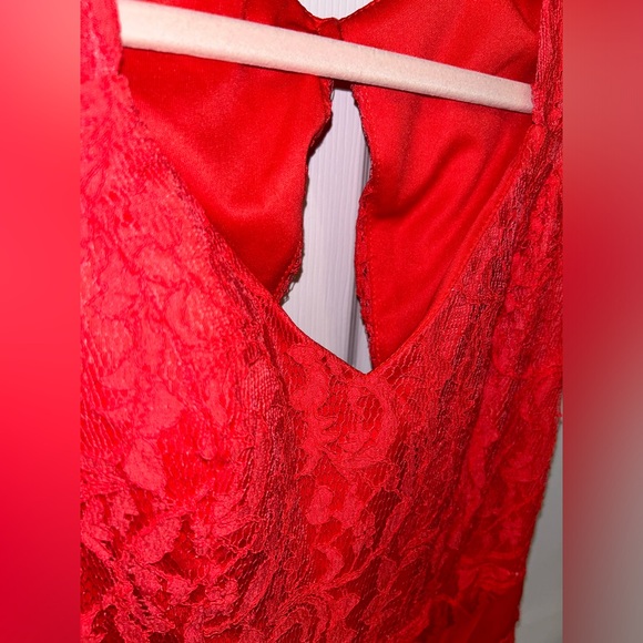 Red lace mermaid gown - Size XS-S. - Picture 3 of 5
